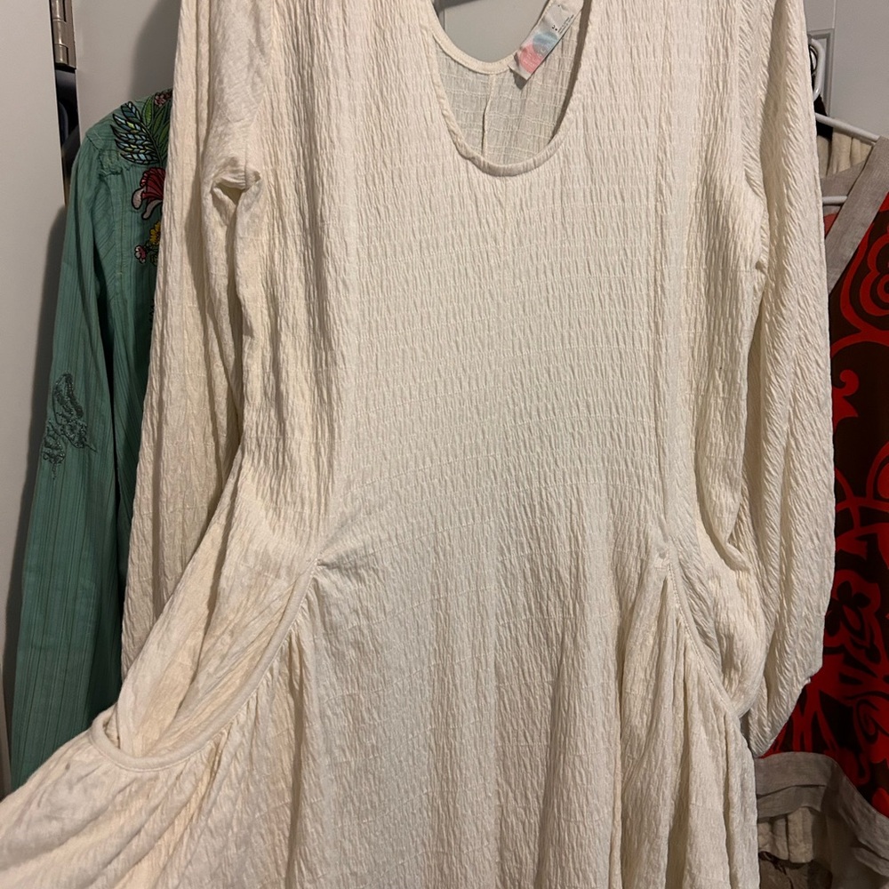 FREE P / M ! IVORY PERFECTION FITS L TOO !!! super nice!NEWWW! looks amazing !!!